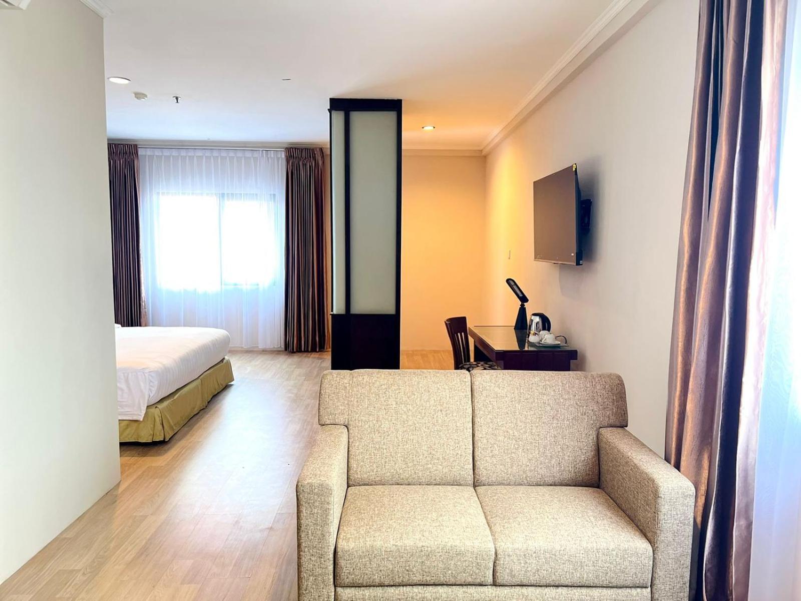 Royal Asia Hotel Palembang Exterior foto