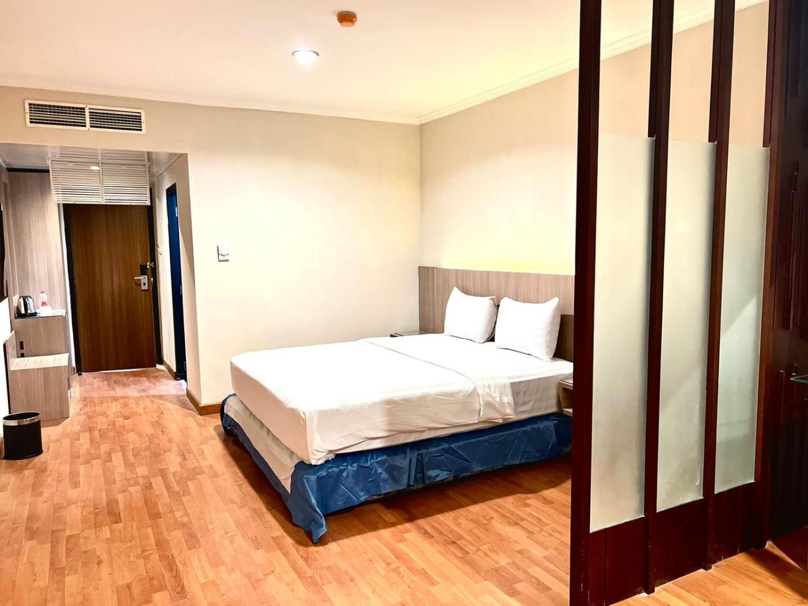 Royal Asia Hotel Palembang Exterior foto