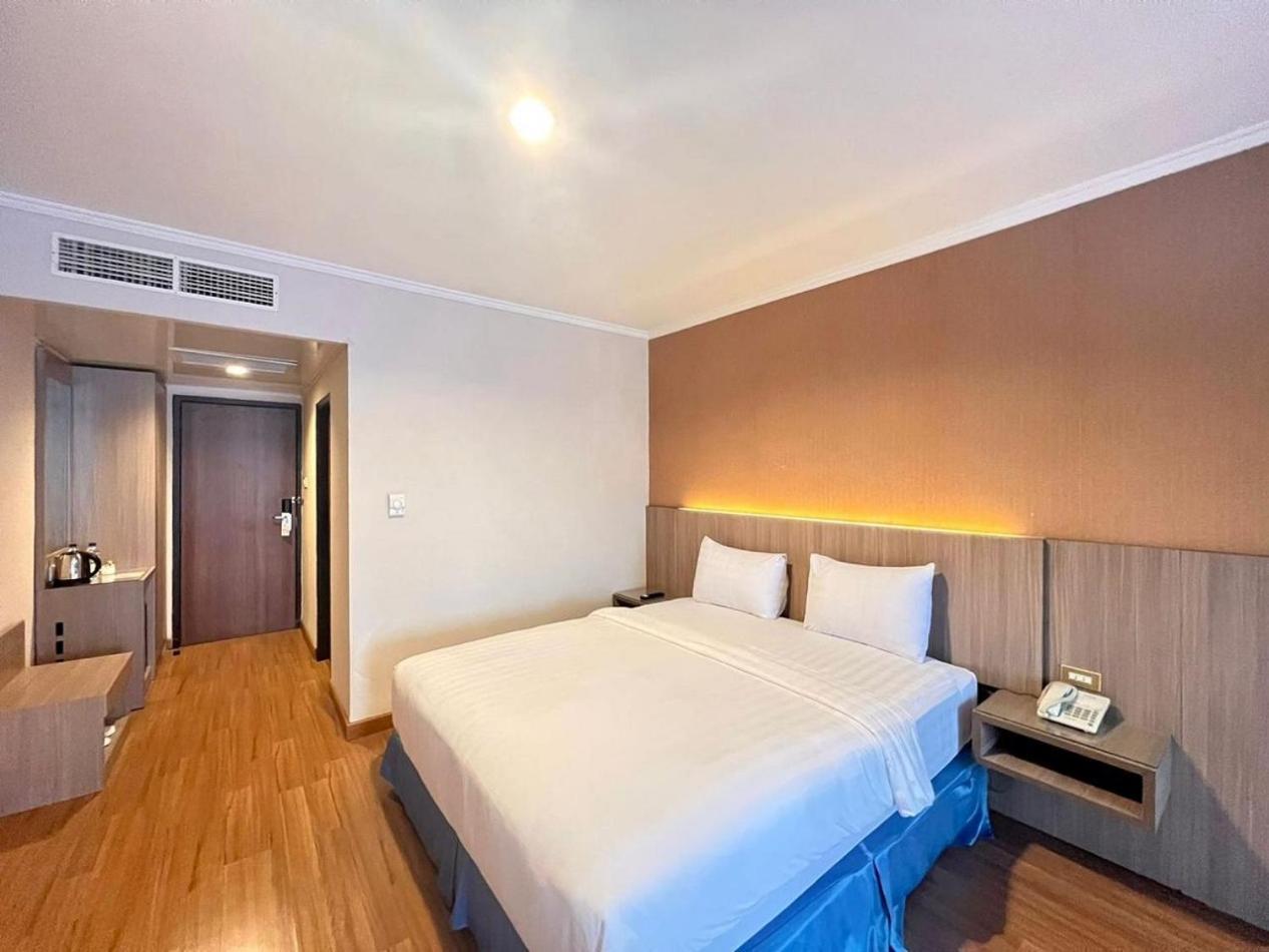 Royal Asia Hotel Palembang Exterior foto